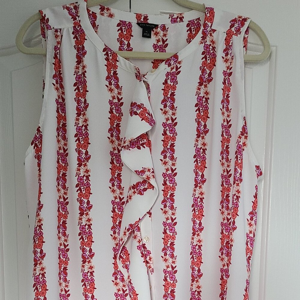 Ann Taylor Floral Sleeveless Blouse, XL